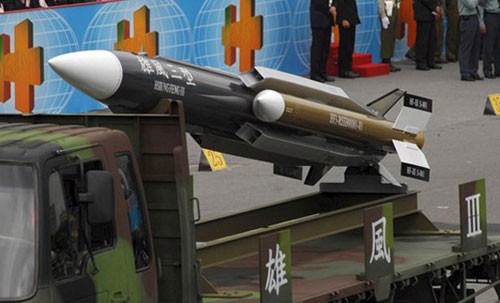 Tên lửa chống hạm siêu âm Hùng Phong-3 Đài Loan